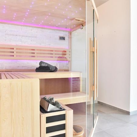 Villa Lux Nina With Six Bedrooms, Private Pool, Sauna Zadar Eksteriør billede