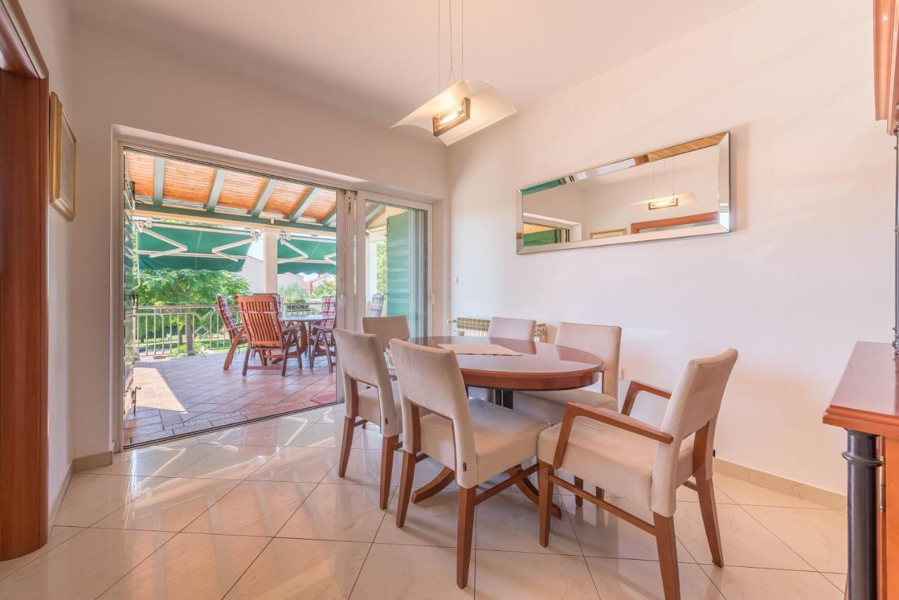 Villa Lux Nina With Six Bedrooms, Private Pool, Sauna Zadar Eksteriør billede