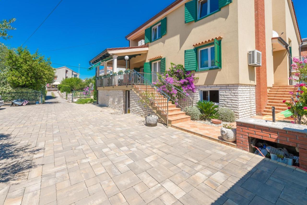 Villa Lux Nina With Six Bedrooms, Private Pool, Sauna Zadar Eksteriør billede