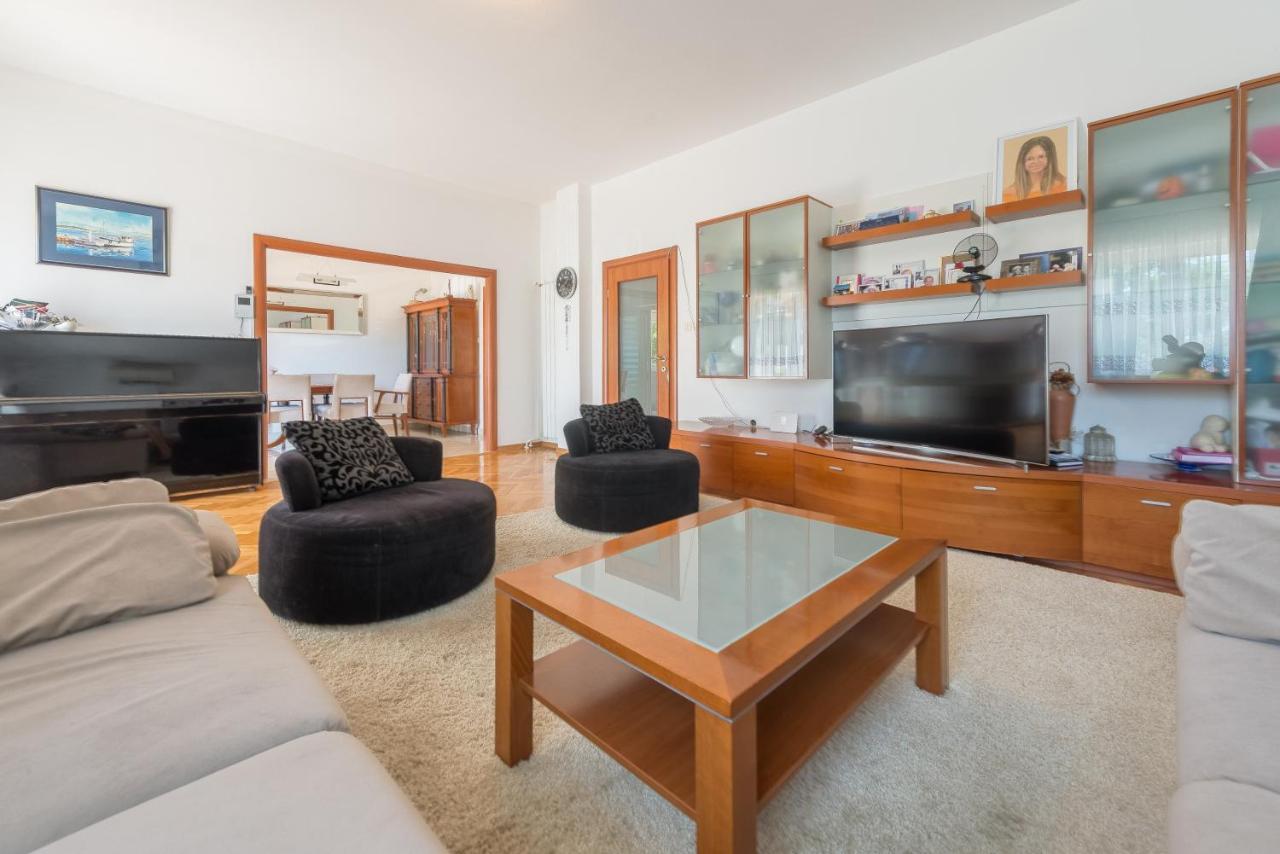 Villa Lux Nina With Six Bedrooms, Private Pool, Sauna Zadar Eksteriør billede