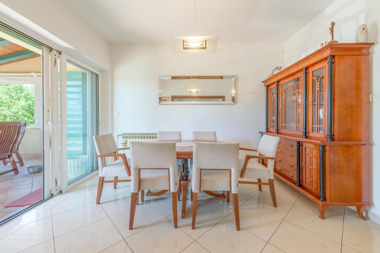 Villa Lux Nina With Six Bedrooms, Private Pool, Sauna Zadar Eksteriør billede