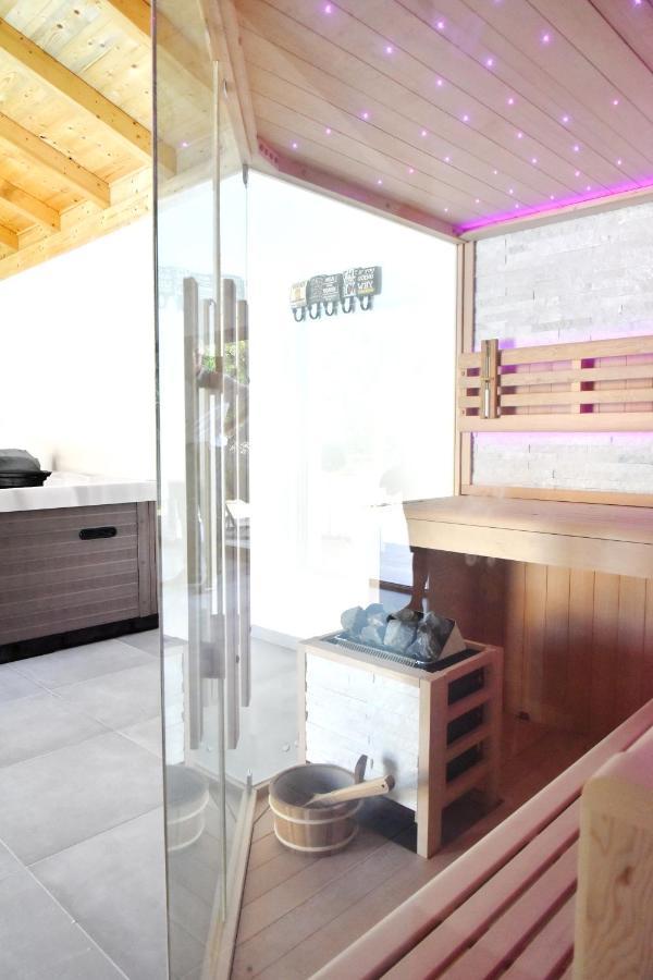 Villa Lux Nina With Six Bedrooms, Private Pool, Sauna Zadar Eksteriør billede