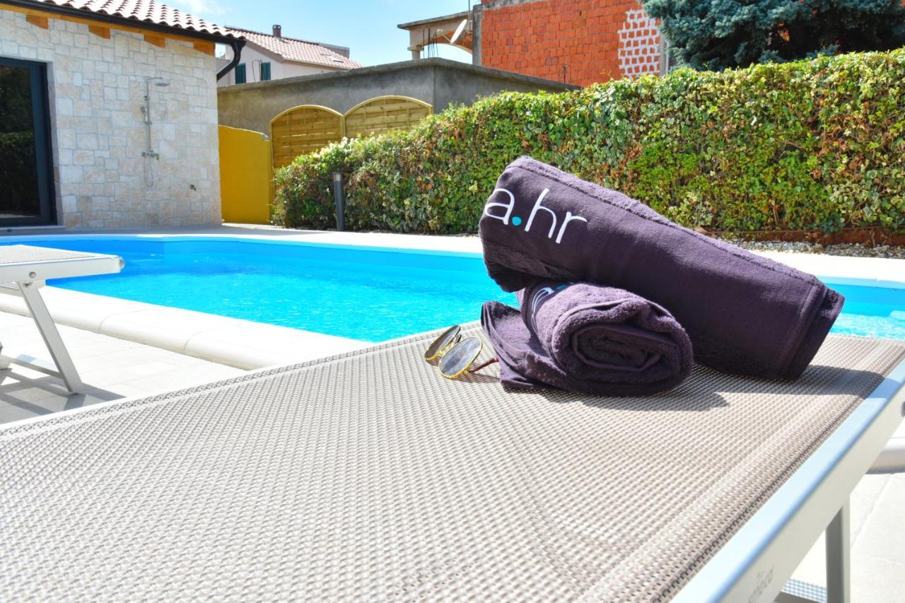 Villa Lux Nina With Six Bedrooms, Private Pool, Sauna Zadar Eksteriør billede