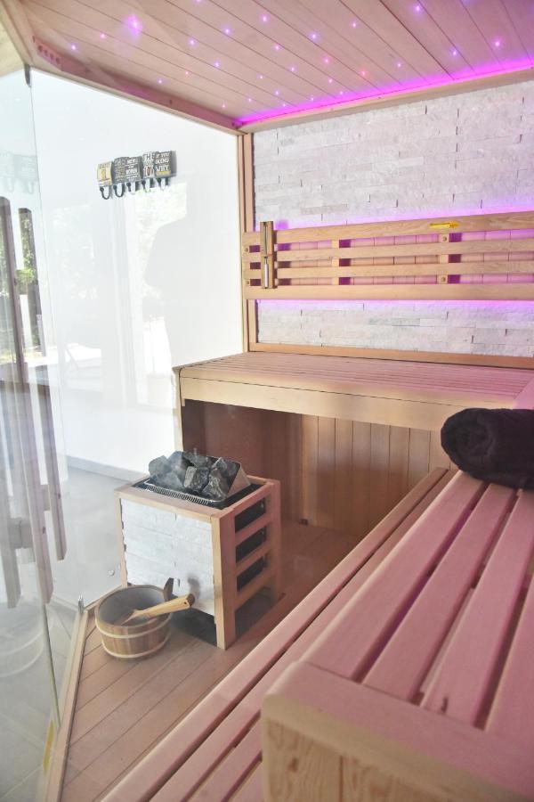 Villa Lux Nina With Six Bedrooms, Private Pool, Sauna Zadar Eksteriør billede
