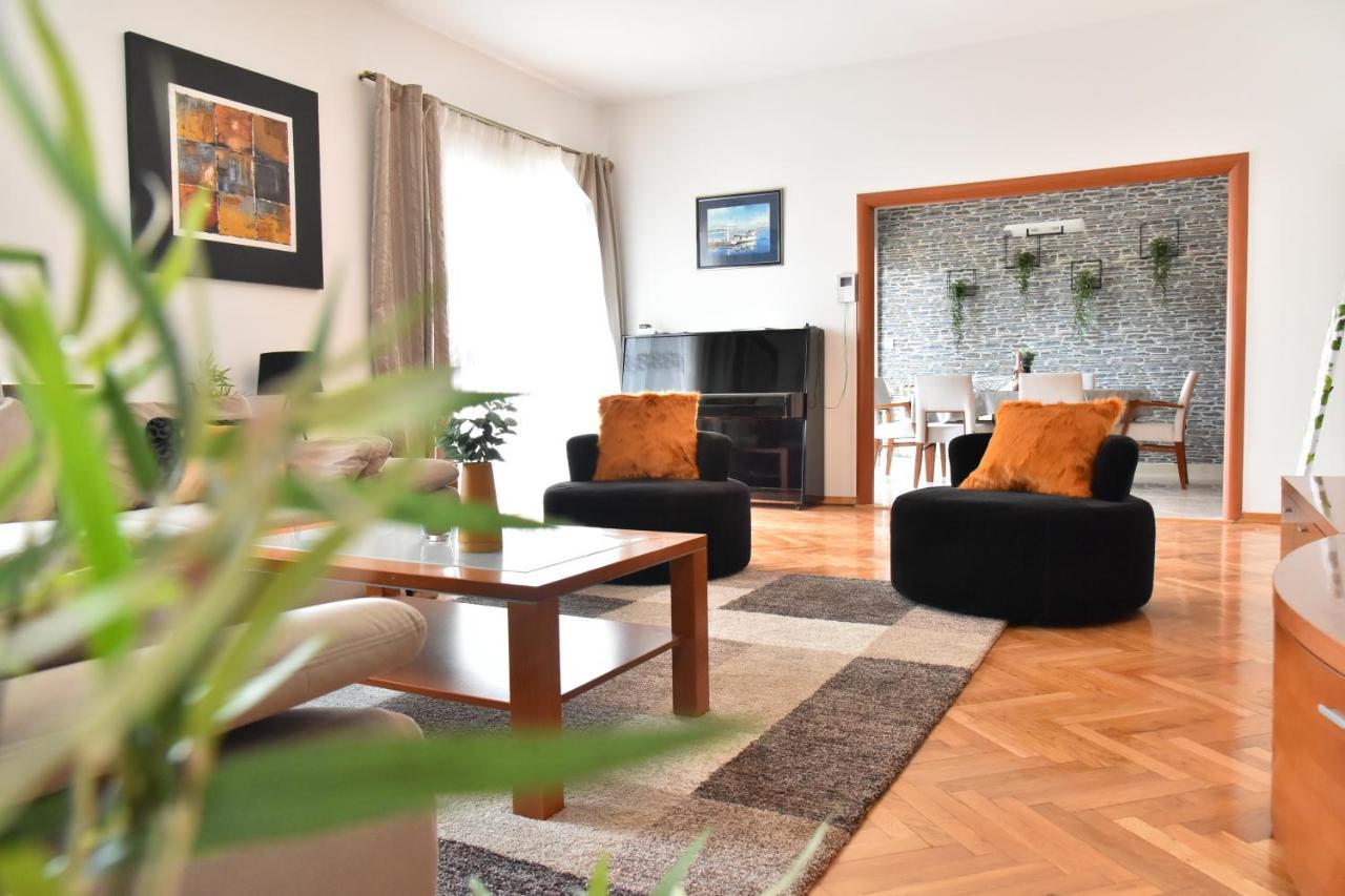 Villa Lux Nina With Six Bedrooms, Private Pool, Sauna Zadar Eksteriør billede