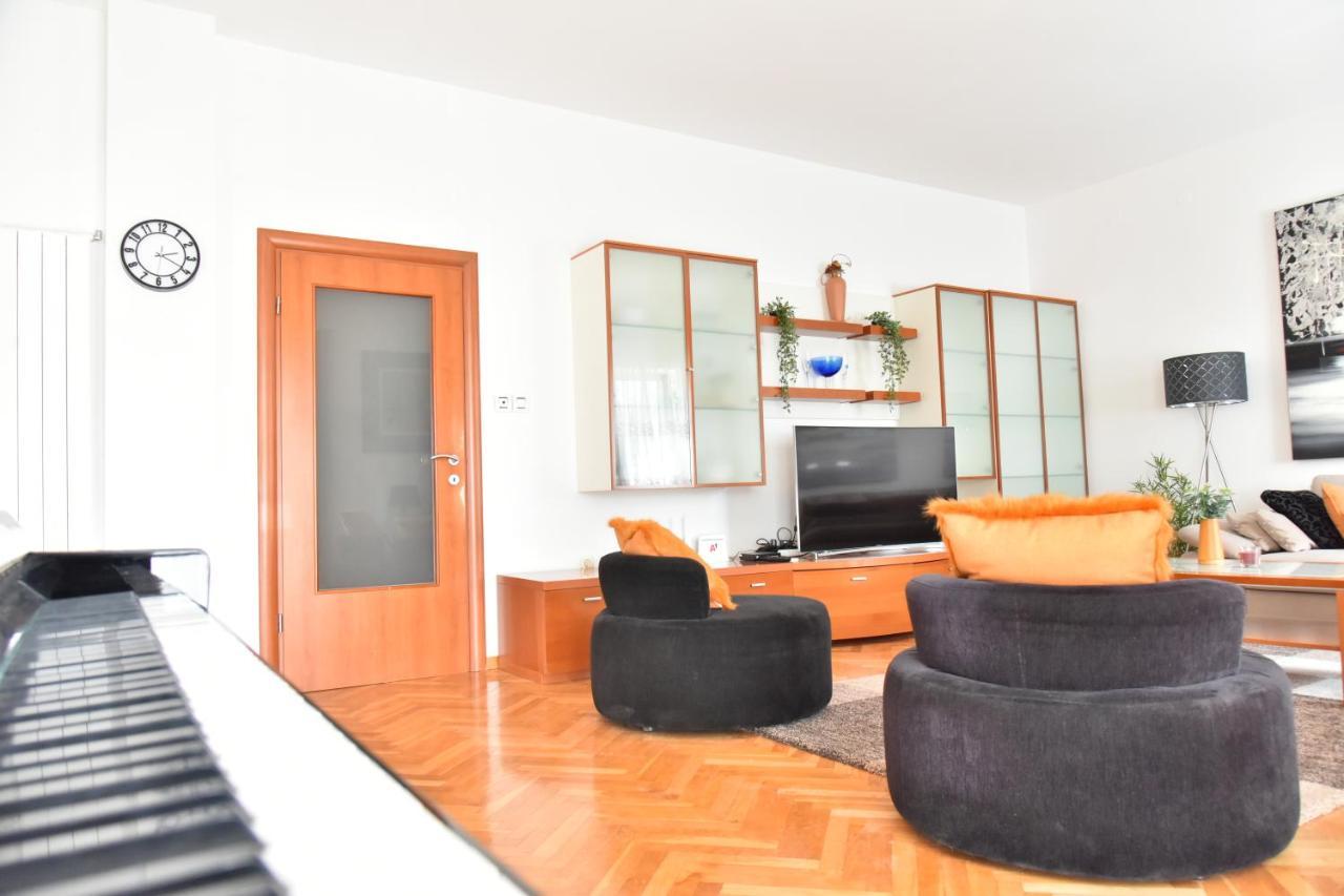 Villa Lux Nina With Six Bedrooms, Private Pool, Sauna Zadar Eksteriør billede