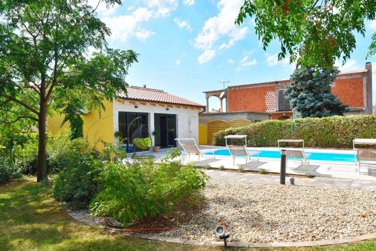 Villa Lux Nina With Six Bedrooms, Private Pool, Sauna Zadar Eksteriør billede